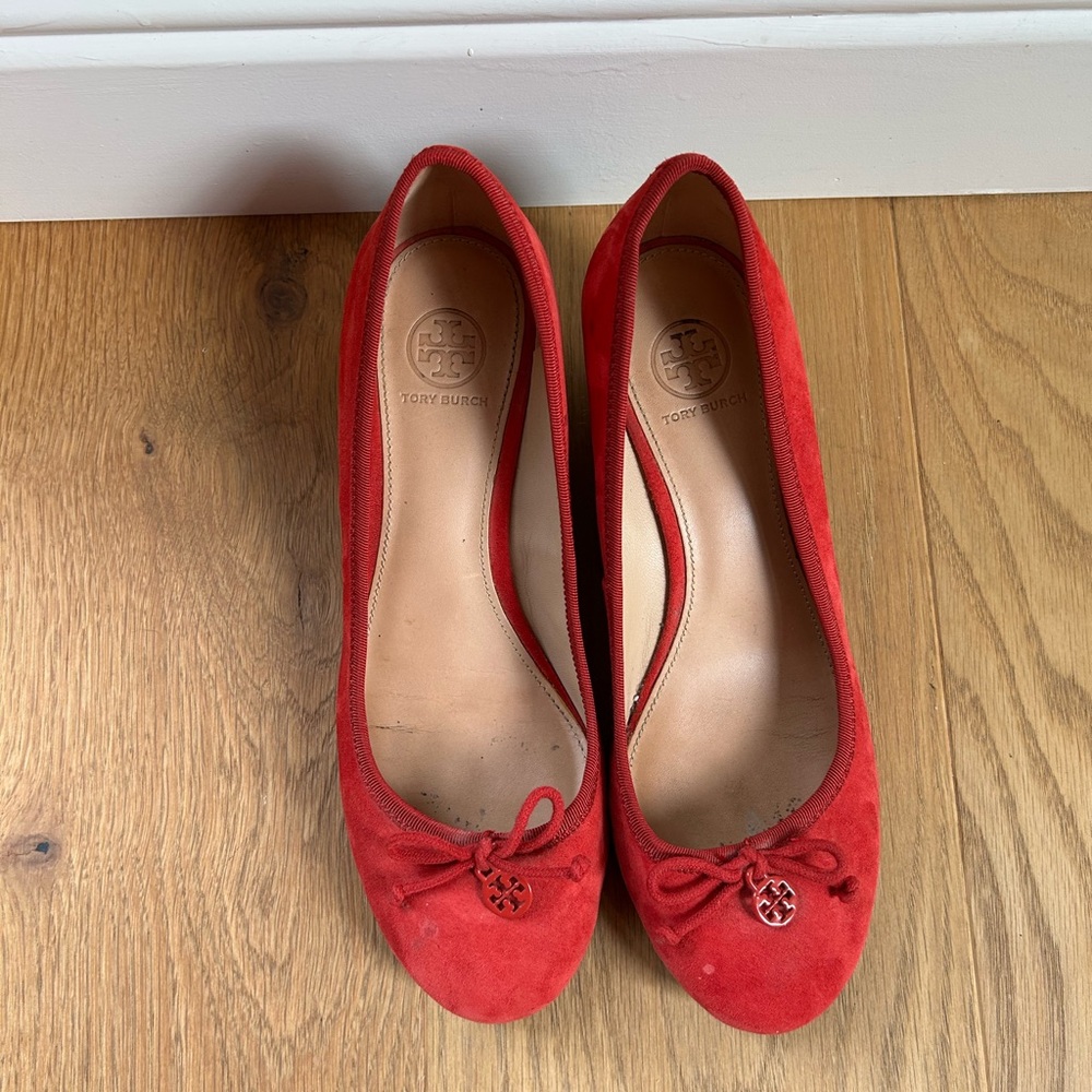 Tory Burch Chelsea Bow Suede Wedge